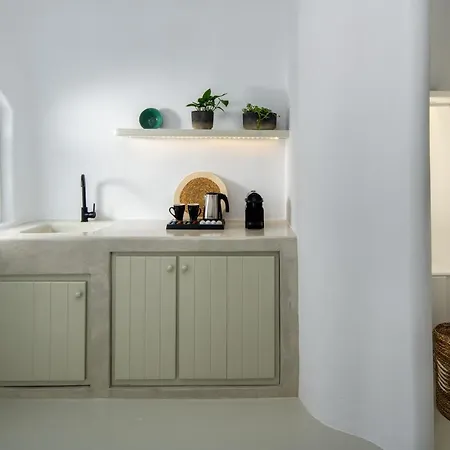 Deep In Cave Apartment Fira (Santorini)