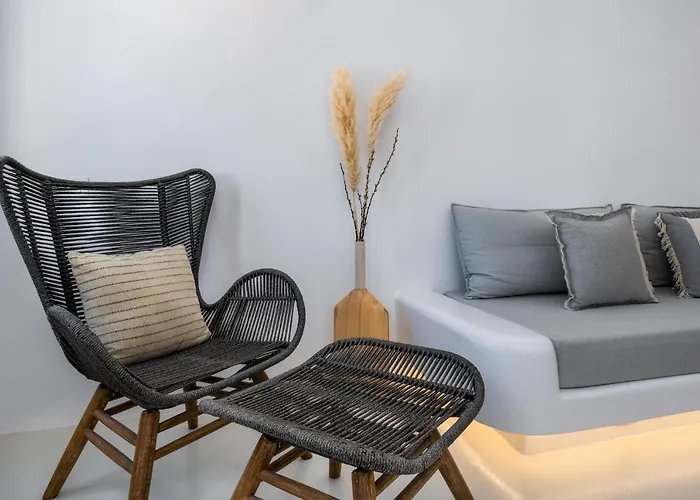 Deep In Cave Φηρά